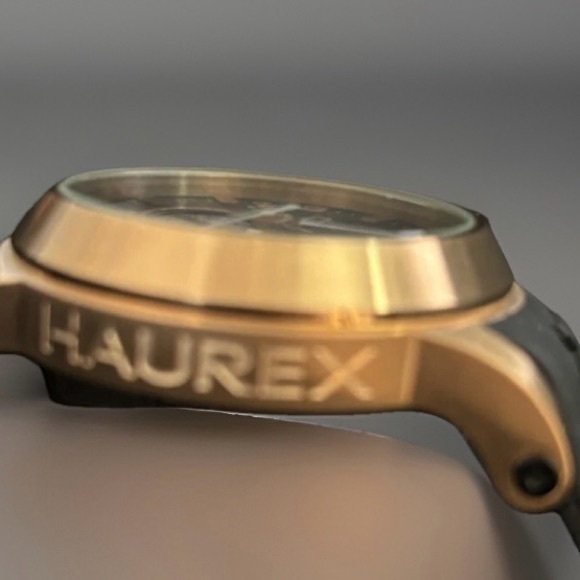 New Haurex Italy Mens San Marco Quartz Watch Needs A Band Works Great Stainless - Picture 5 of 8